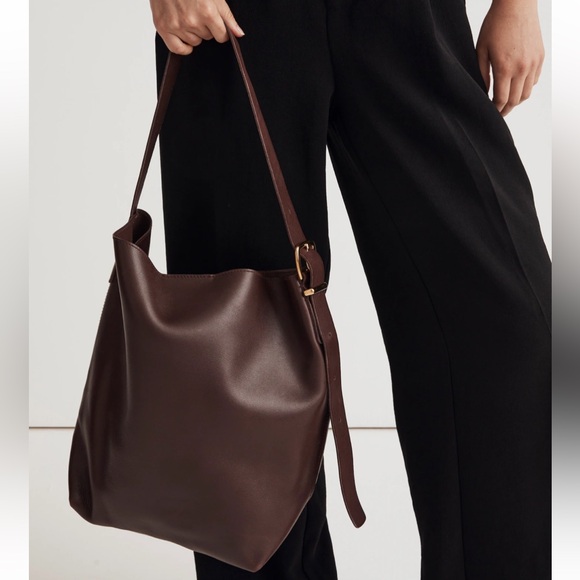 Madewell The Essential Bucket Tote in Chocolate Raisin - Picture 7 of 8